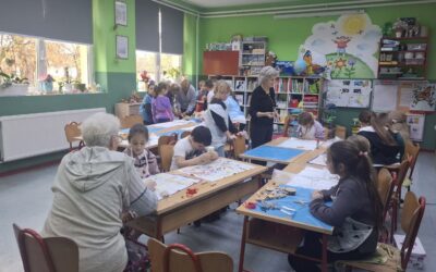 Radionica izrade tradicijskih ukrasa od komušine u 2. a razredu